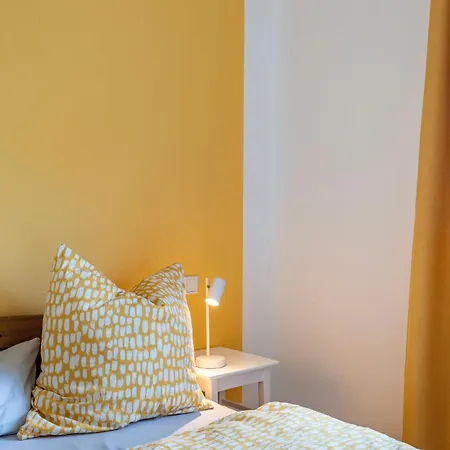 Wildbiene Bis 4 Pers *